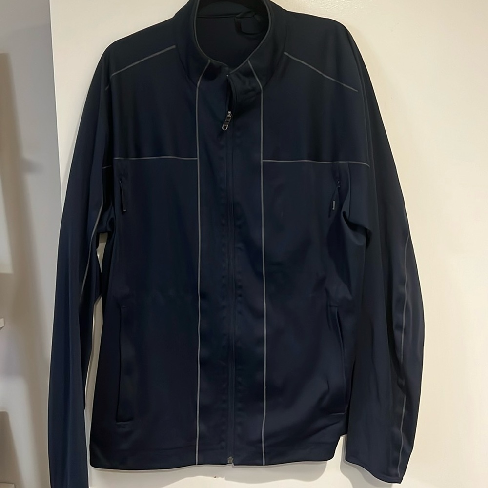 Like new Lululemon men’s lightweight jacket